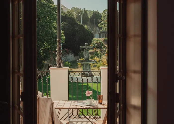 Collares Petit Palais * Sintra