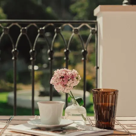 Collares Petit Palais * Sintra